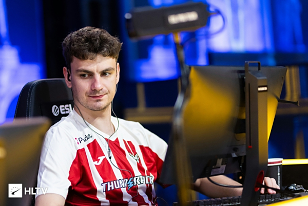 7次助攻 7次助攻